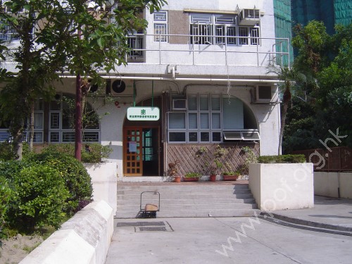 住宅外牆行人路,新生會宿舍前